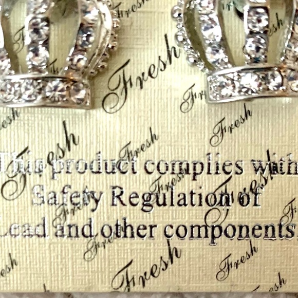 Fresh Crystal Collection Crown Rhinestones Post Earrings New Silver Tone - Picture 6 of 7